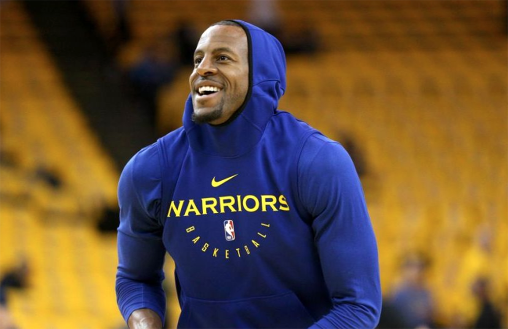 Andre Iguodala gây lo lắng vì chấn thương, nhưng Stephen Curry lại chẳng thèm đoái hoài Andre Iguodala gây lo lắng vì chấn thương, nhưng Stephen Curry lại chẳng thèm đoái hoài